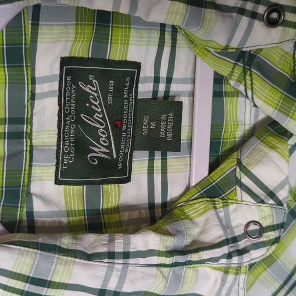 WOOLRICH Tectonic Quick Dry Plaid Snap Front shirt "Bottle Green" Medium - Picture 2 of 10